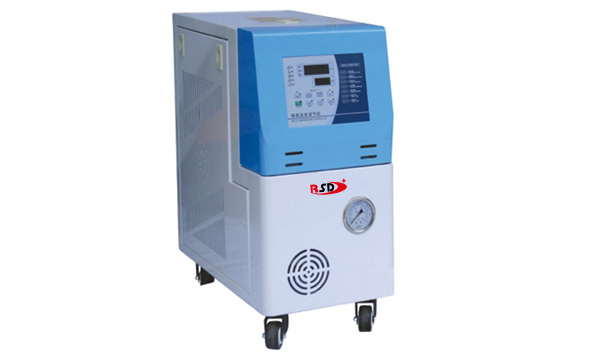 運油(you)式模溫(wen)機