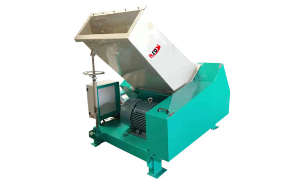 管(guan)材闆材破(po)碎機試料(liao)